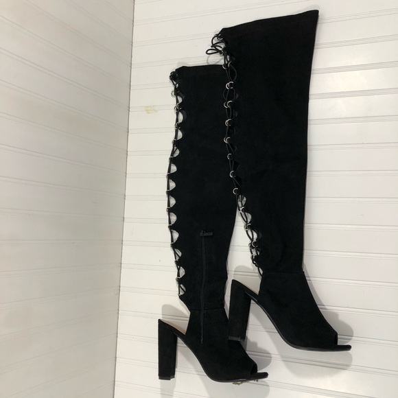 New Elegant Collection Black Boots - Picture 4 of 11